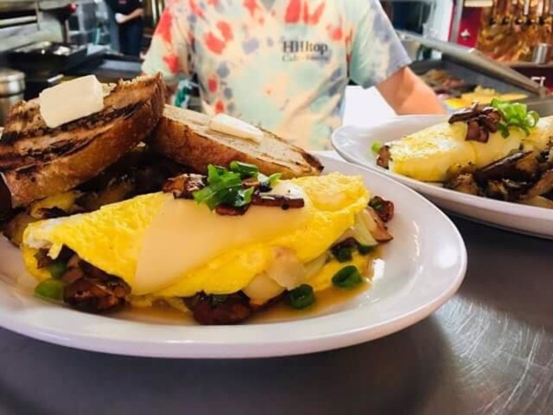 Hilltop Cafe-Bistro