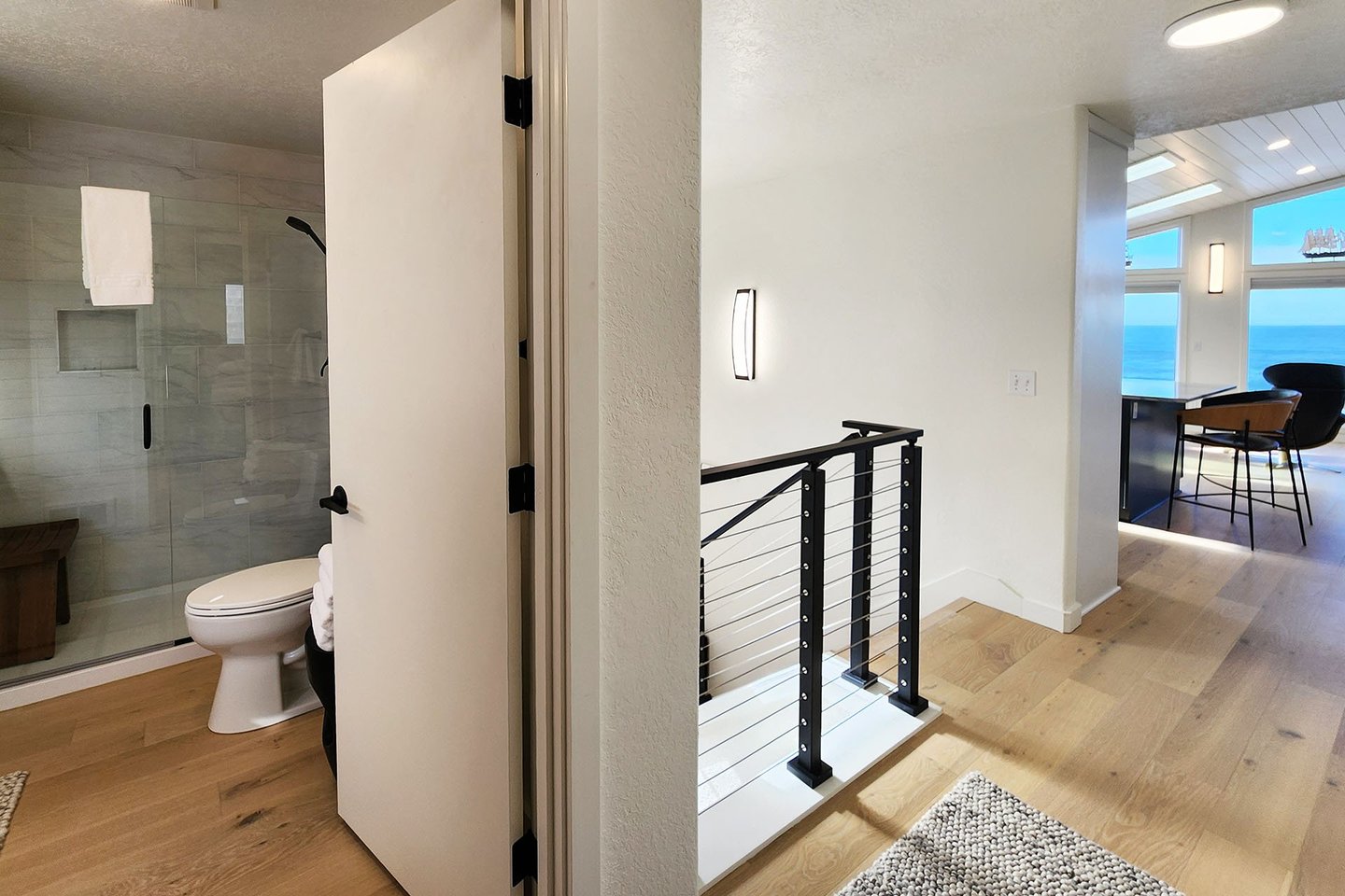 First floor bath and landing.