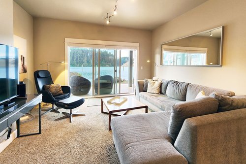 Siuslaw River views from the comfort of the living room.