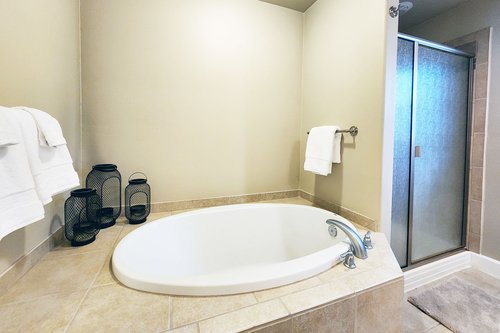This soaking tub is fantastic after a day exploring the coast.
