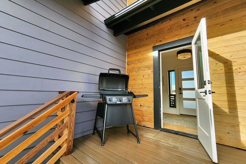 The small back deck gives you a spot to grill up a favorite!