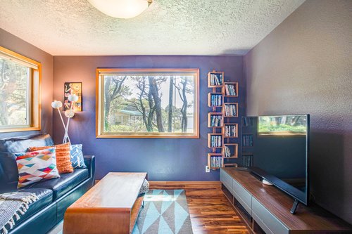 The ideal spot for a movie, with HDTV and Blu-Ray DVD.
