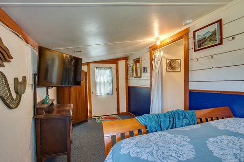 Head out to the deck and hot tub right from your room.