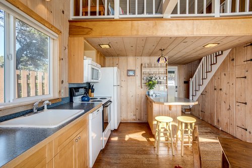 The kitchen has everything you need to prepare a meal.