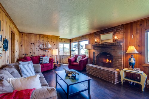Welcome aboard the Lady Kennaway, prepare for a coastal getaway!