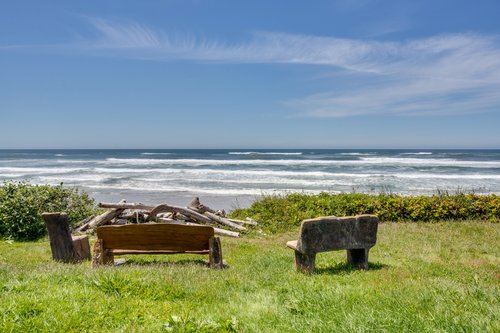 An amazing oceanfront home on one of Central Oregons best beaches.