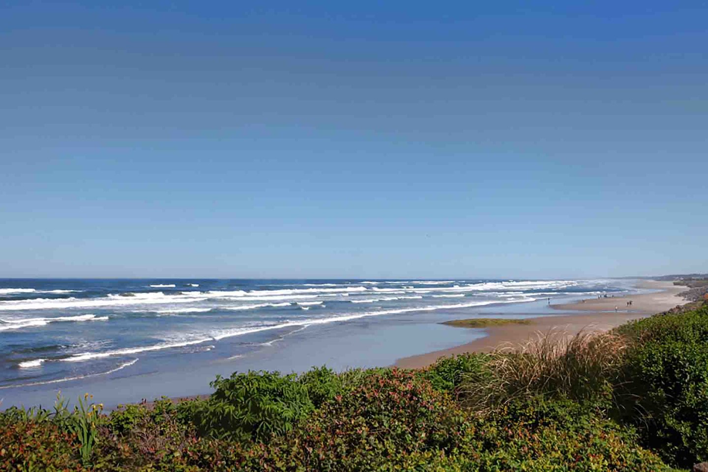 Short walk to a sandy beach and tide-pools.