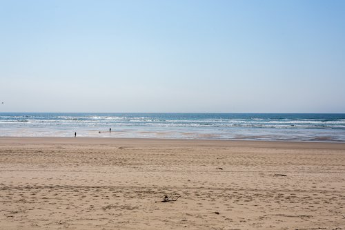 Chase the waves!