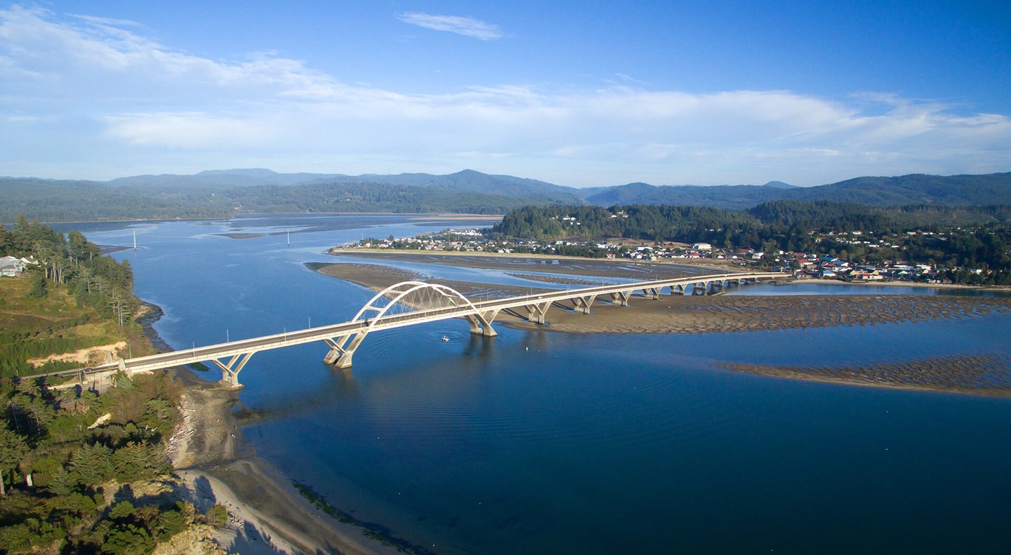 Fishing, crabbing, clamming in Alsea Bay only a short walk away.