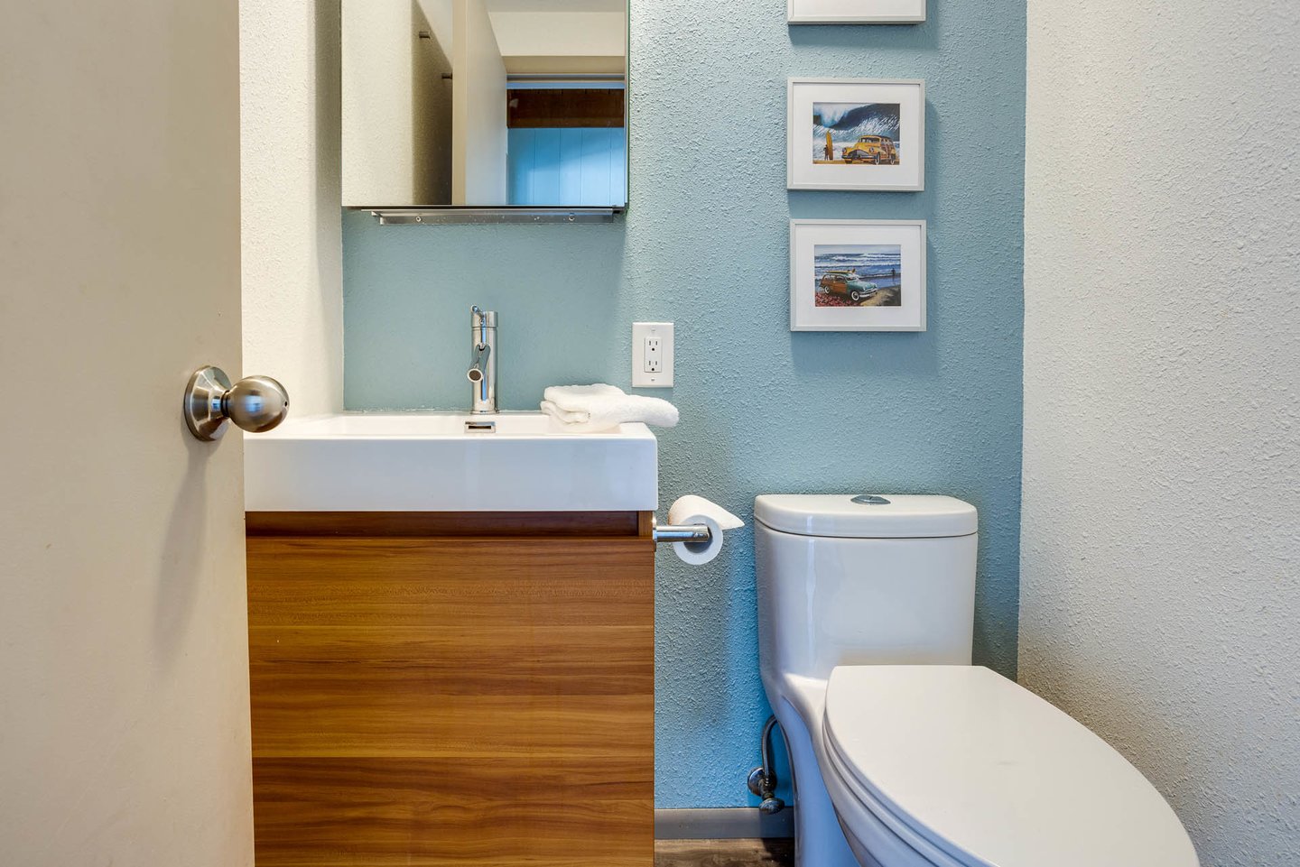 Main level bathroom.