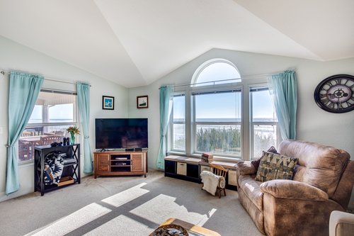 Bright sunlight and comfortable furnishing.