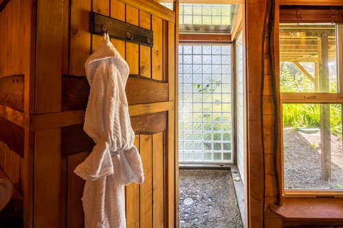 Entrance to glass brick shower.