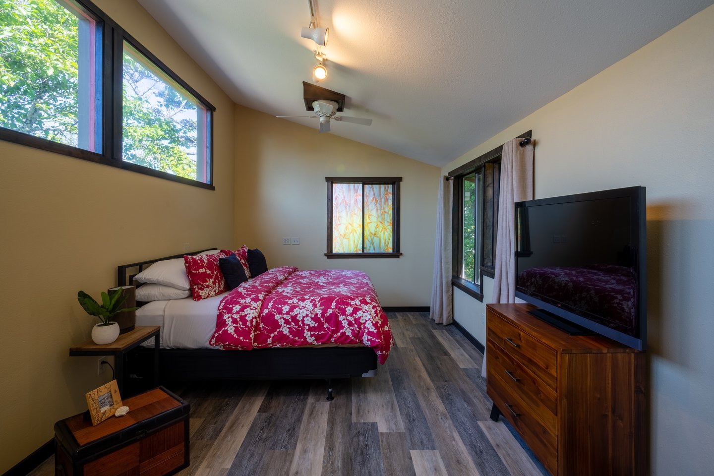 Peaceful design and flat-screen HDTV.