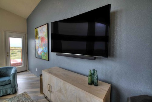 Spectacular home entertainment suite features a fabulous HD TV, with Blu-Ray and WiFi.