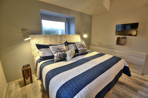 There are three Kings in this home, a gift to it's guests!