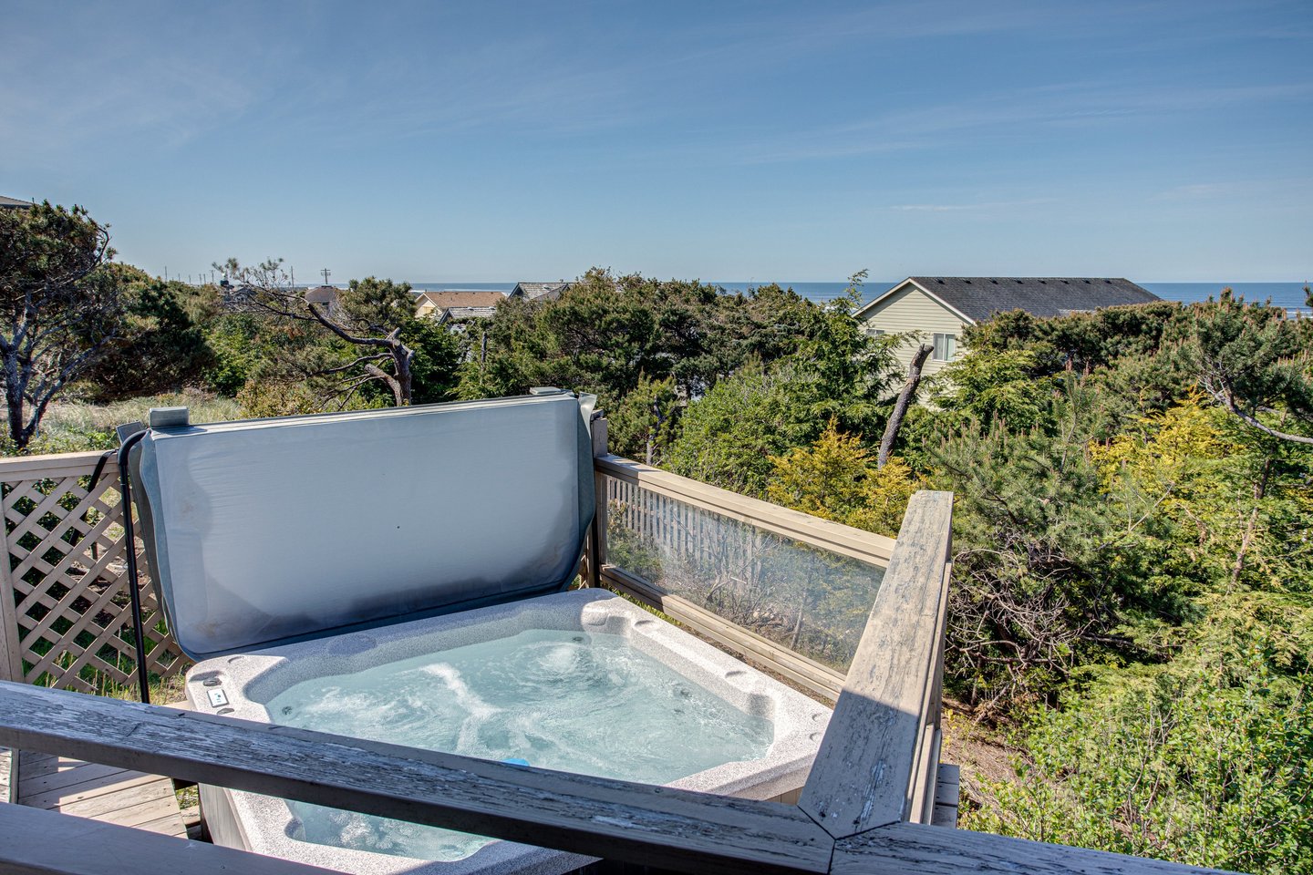Relax  and enjoy the hot tub!