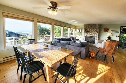 The fantastic view can be enjoyed while dining.