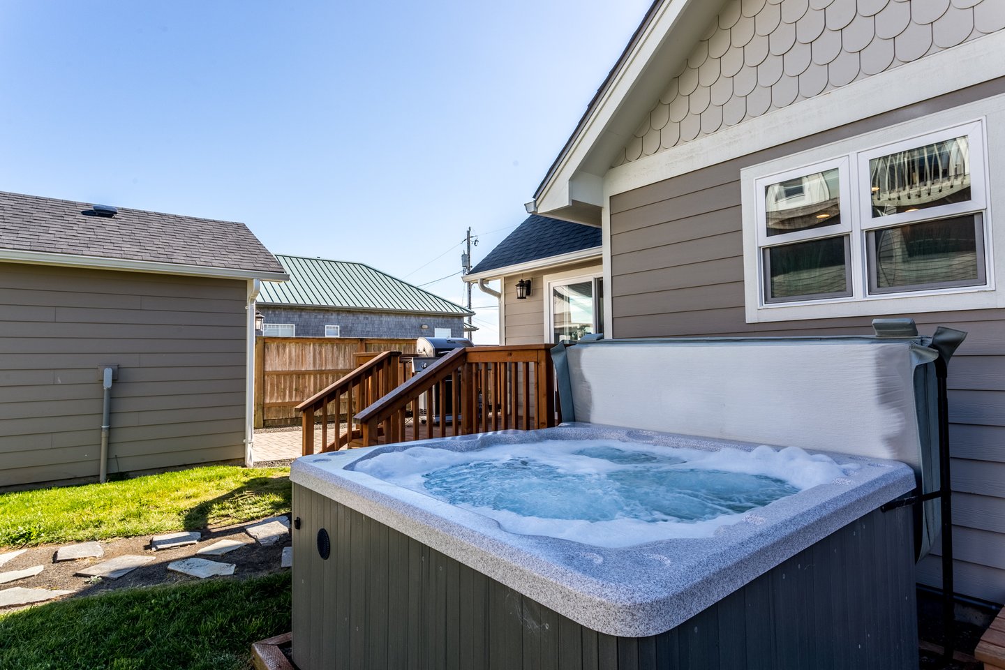 The perfect place for a evening soak, and glass of wine.