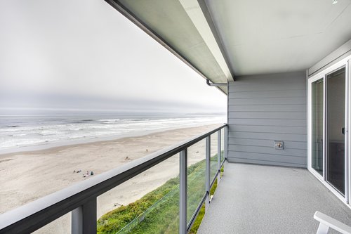 Watch the sun set or a storm roll in from the wonderful 3rd floor view!