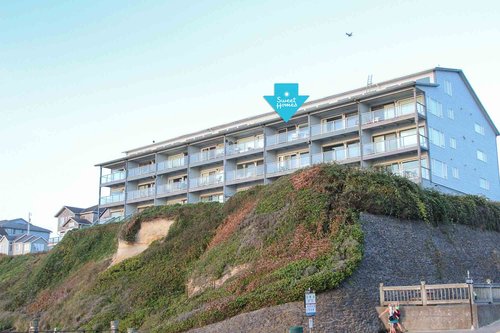 Nye Stay is on the third floor and is the perfect oceanfront condo for couples, families, or friends traveling together.