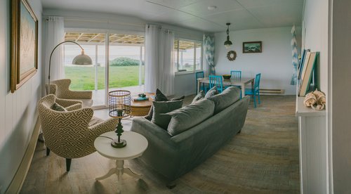 Comfortable and relaxing living room area to kick back and chat with friends and family after a day of beachcombing and kite flying.
