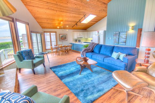 Appreciate the open concept  kitchen, dining and living area -all in a bright and sunny room.
