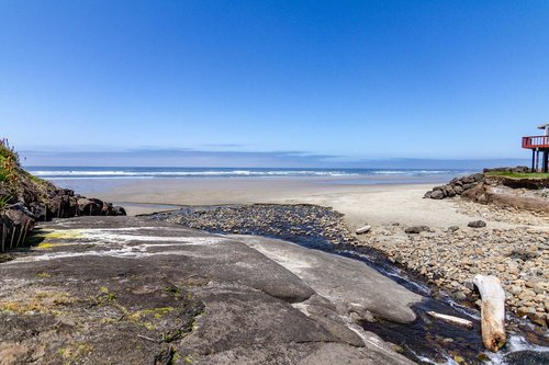 Starr Creek ends at the beach!