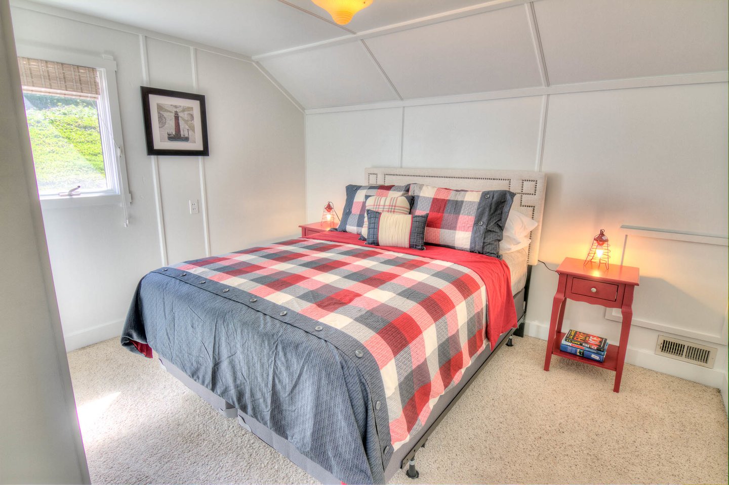 The third east facing bedroom allows you to enjoy the lush green hillside that the coast is known for!