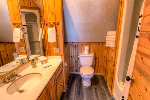 Upstairs sitting and bedroom bath.