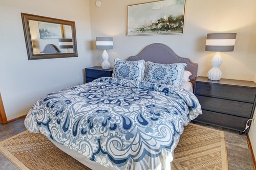 Fall asleep to the sound of the waves when you open the window to this ocean facing room.