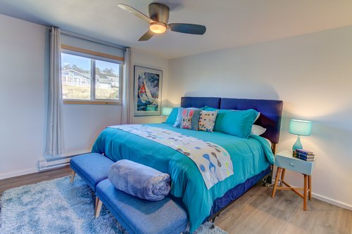 Cozy up in the blue bedroom with a king bed that can be split in to two twins with prior notice.
