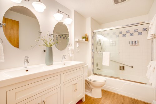 Beautiful master bath with tub/shower and double vanity.