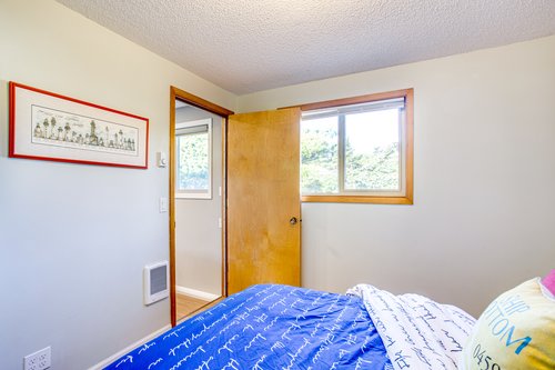 Perfect hideaway off of the billiards room.