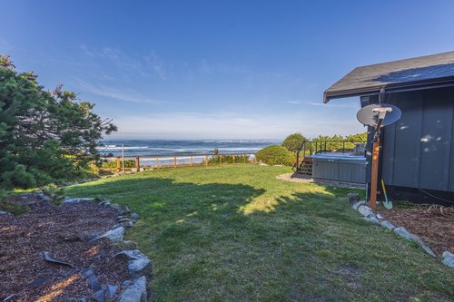 Great yard to enjoy.
