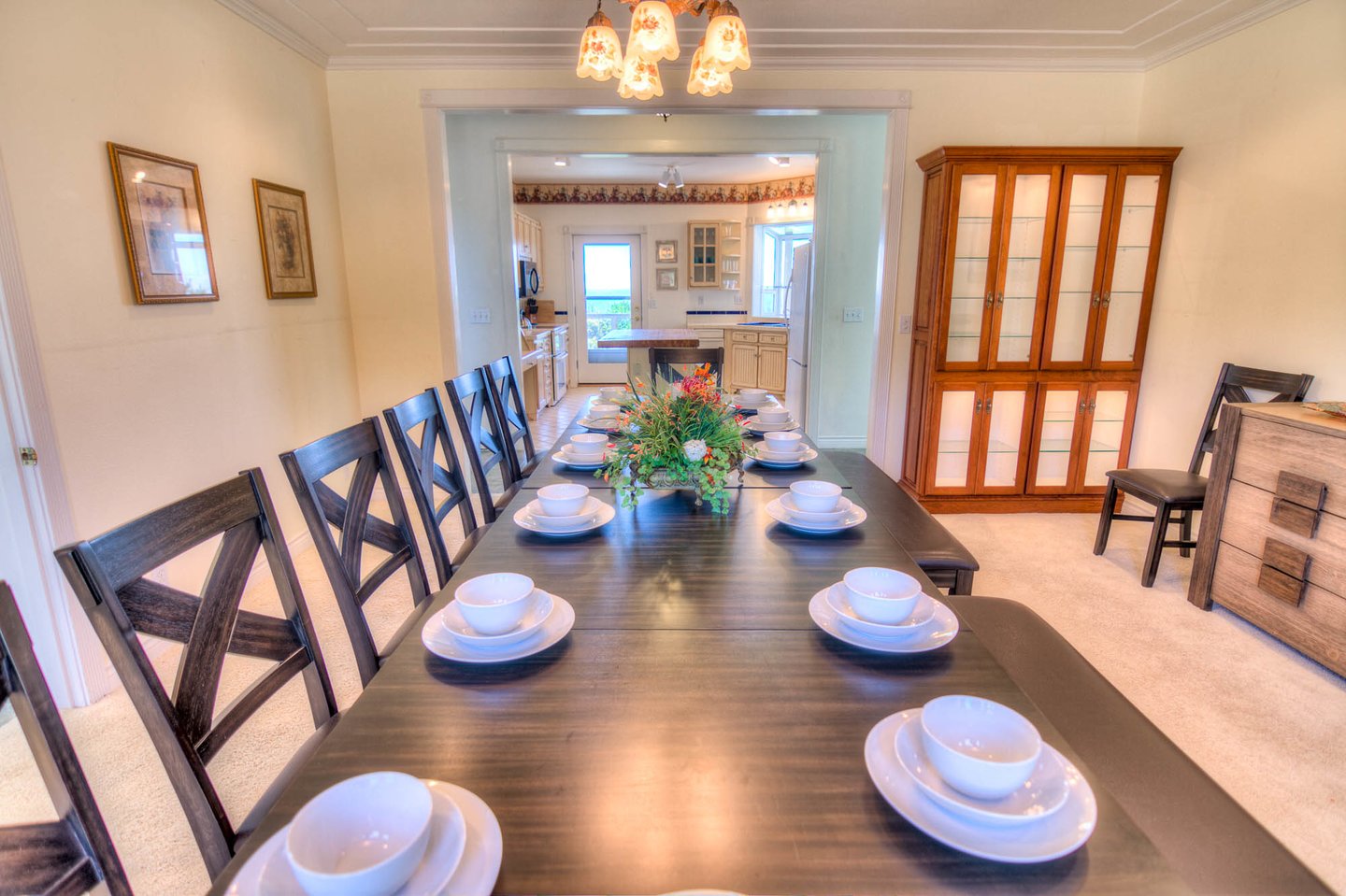 Large dining table perfect for those group meals.