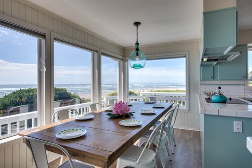 Views all the way to Alsea Bay!