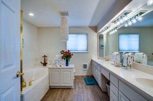 Large bathroom next to the primary bedroom.