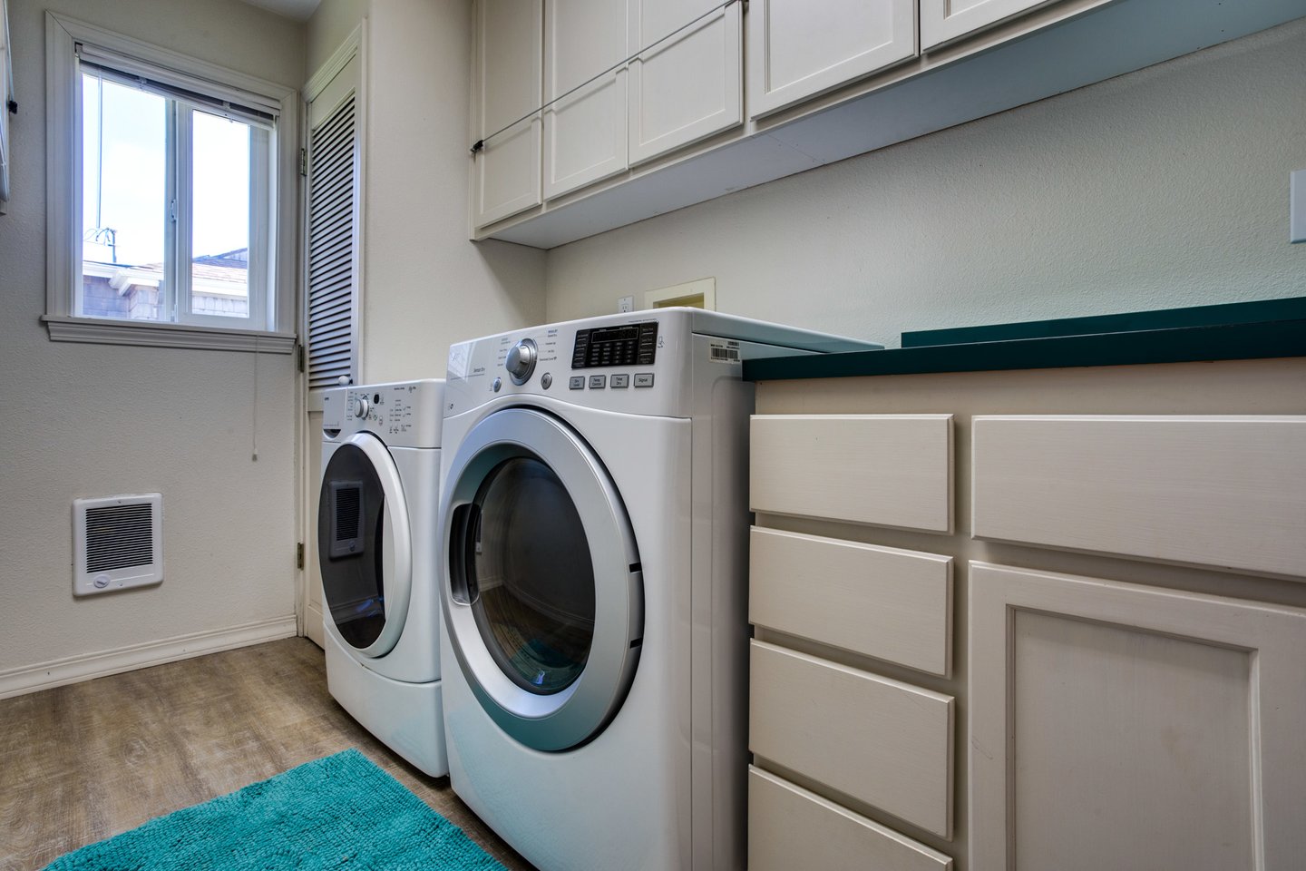 This home has washer/dryer for guest use.