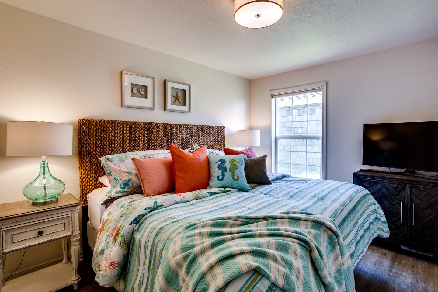 Use this bedroom as a king or split the bed into two twins.