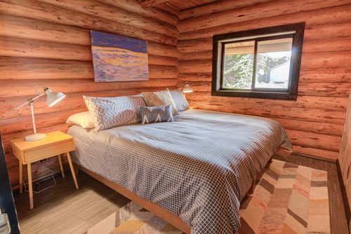 The third bedroom has a king bed that can be split in to two twins with prior notice.