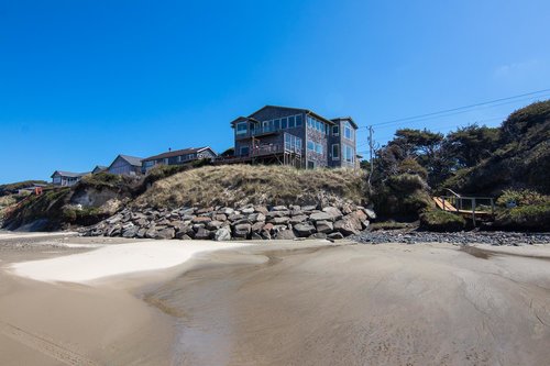 Sitting right on the sand, Dancing Seal is ready for your beach getaway