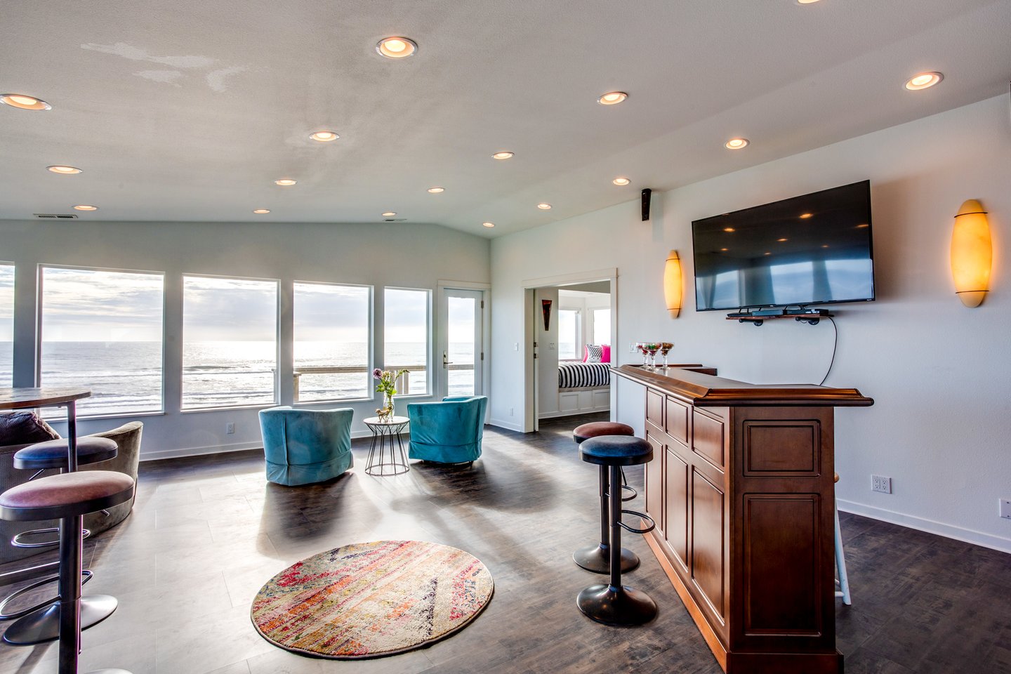Enjoy the panoramic view while stirring up a cocktail!