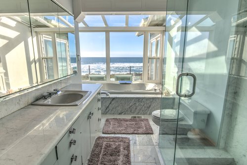 The upstairs bathroom views do not disappoint.