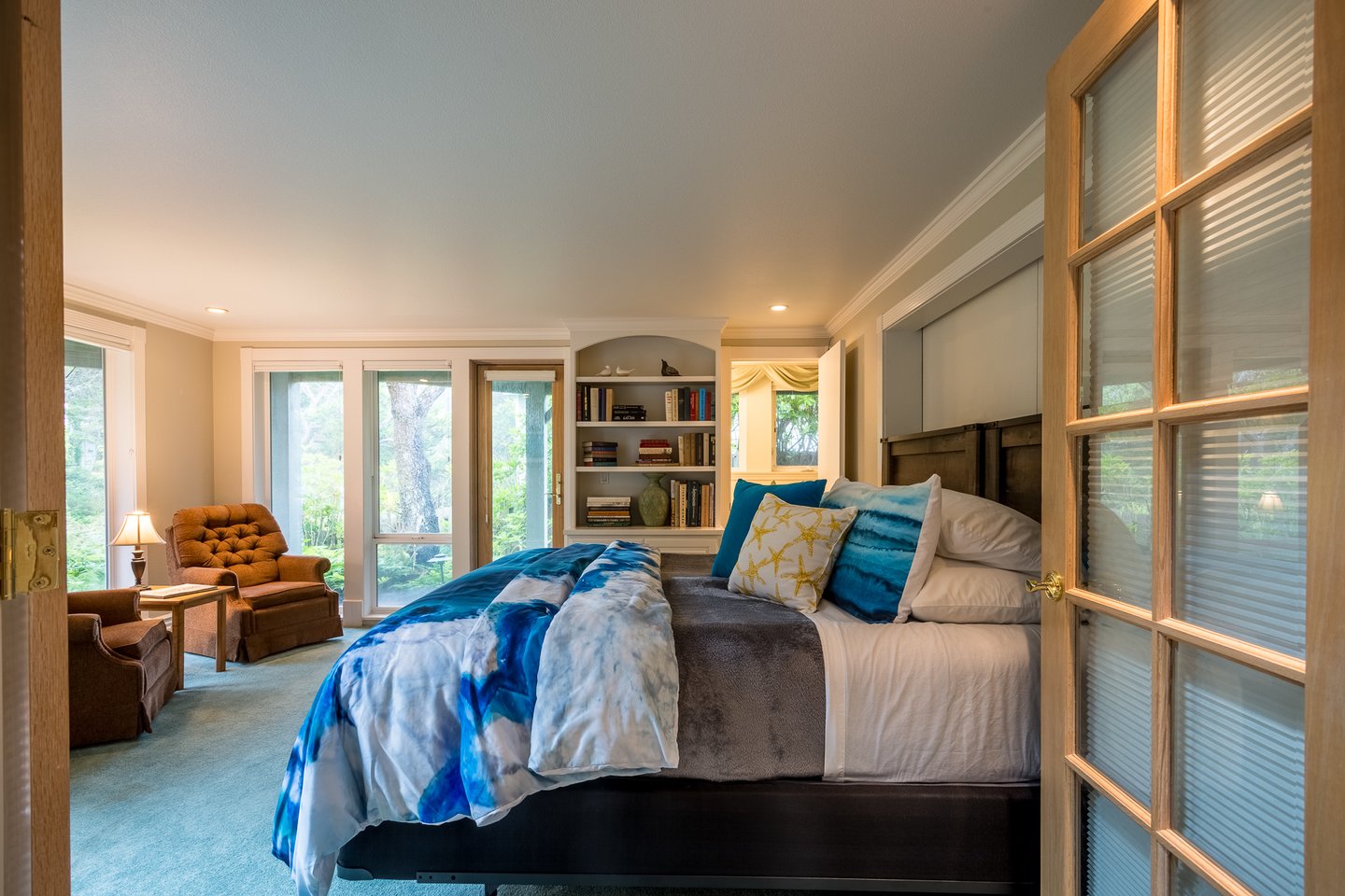 Third bedroom down stairs with a half bath.