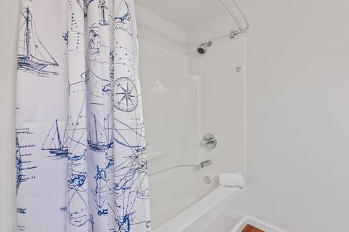 Tub/shower combo.