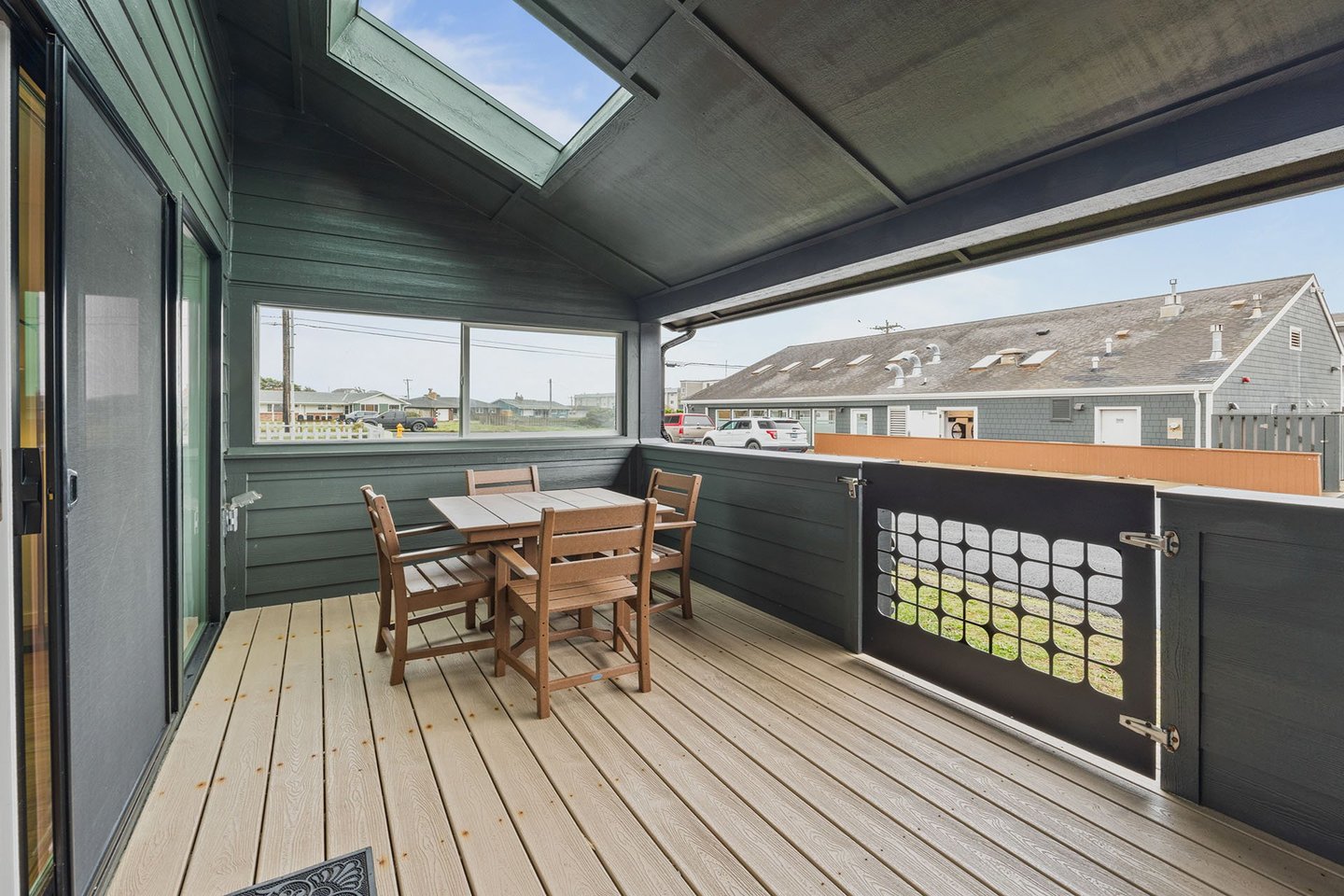 Sit outside on the covered patio and enjoy the salty sea air!