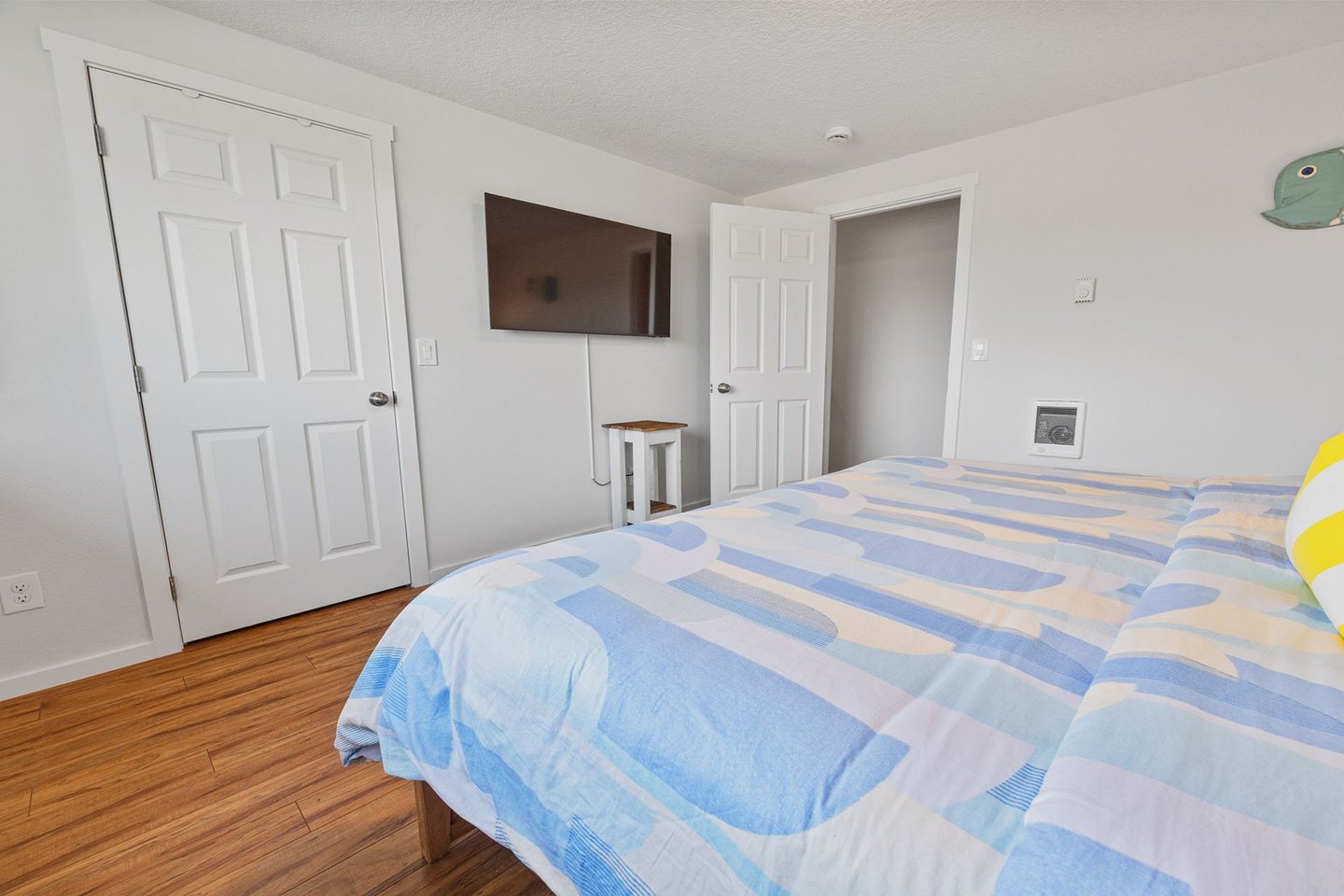 Relax and watch late night TV from bed!