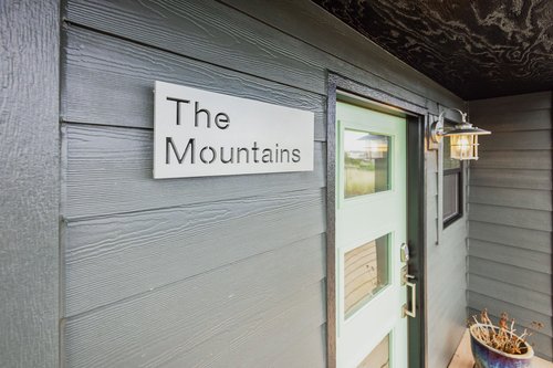 Welcome to The Mountains, part of ExplOREgon 4-plex.