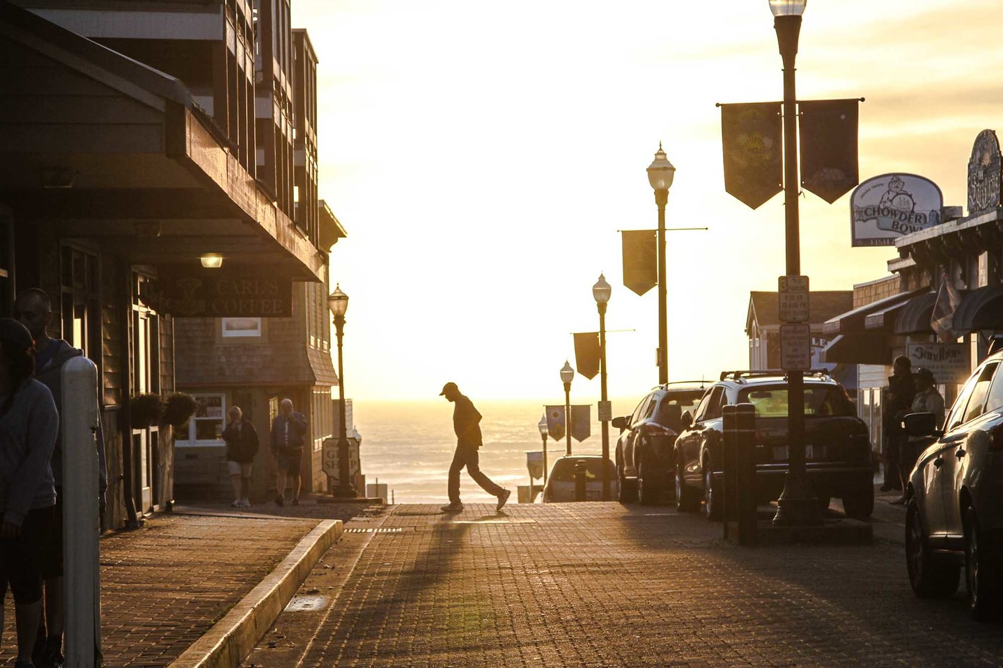 Nye Beach Historic district has shopping and great restaurants to enjoy!