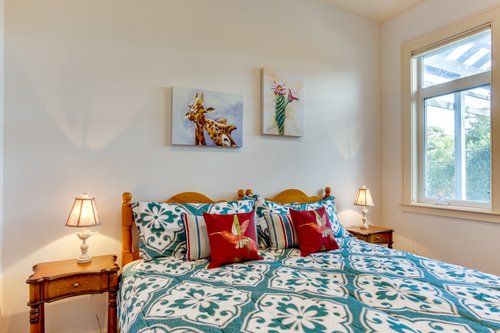 Enjoy this wonderful space, either with the king bed or with two twins for the kids!